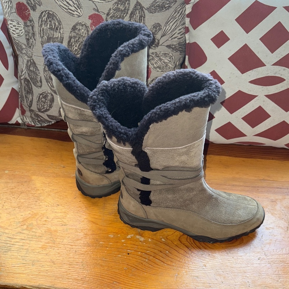 Women's Shearling-Lined Winter Boots - Gray North Face size 11